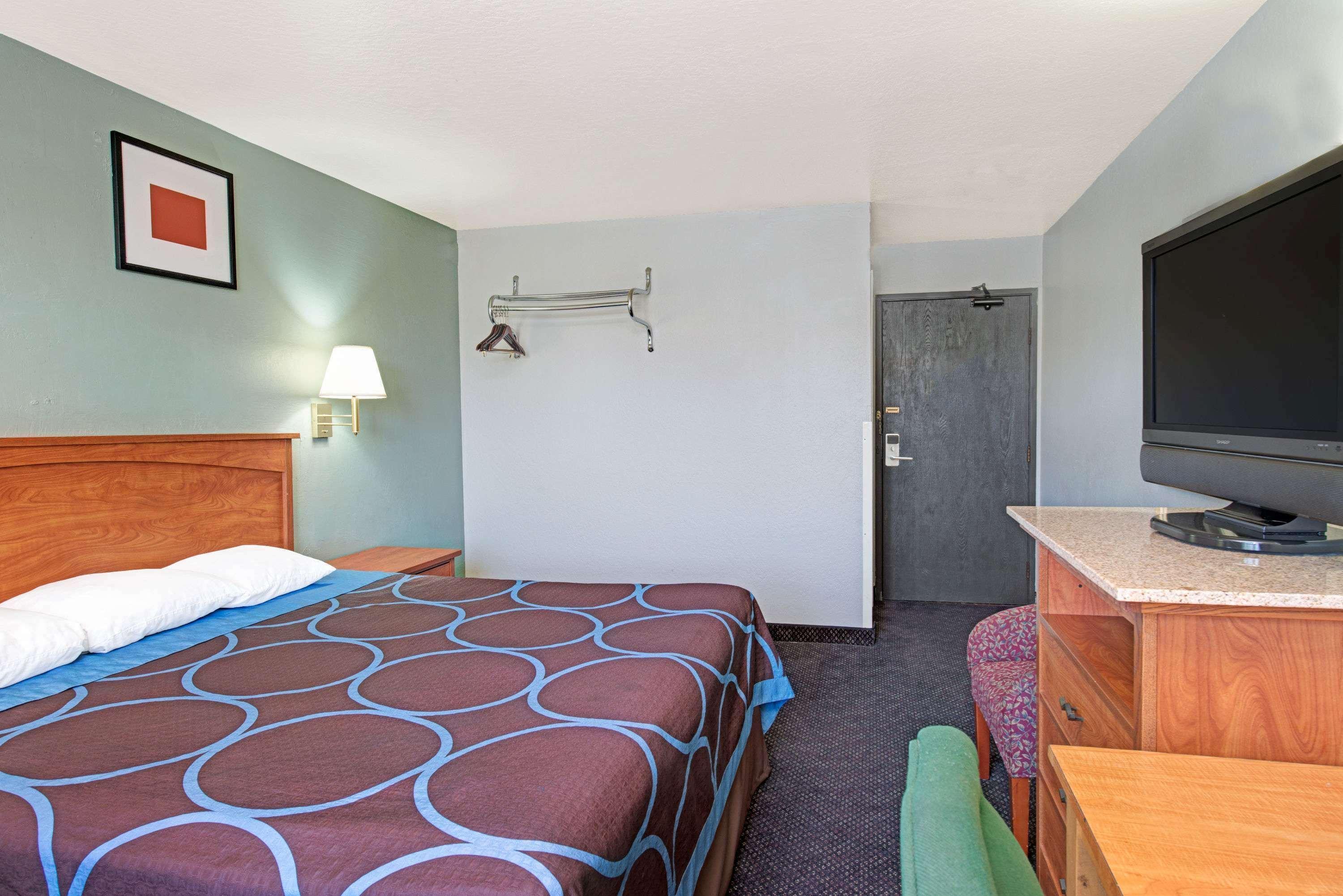 ซูเปอร์ 8 บาย วินด์แฮม แซคราเมนโต/ฟลอรินโร้ด Hotel Freeport ภายนอก รูปภาพ